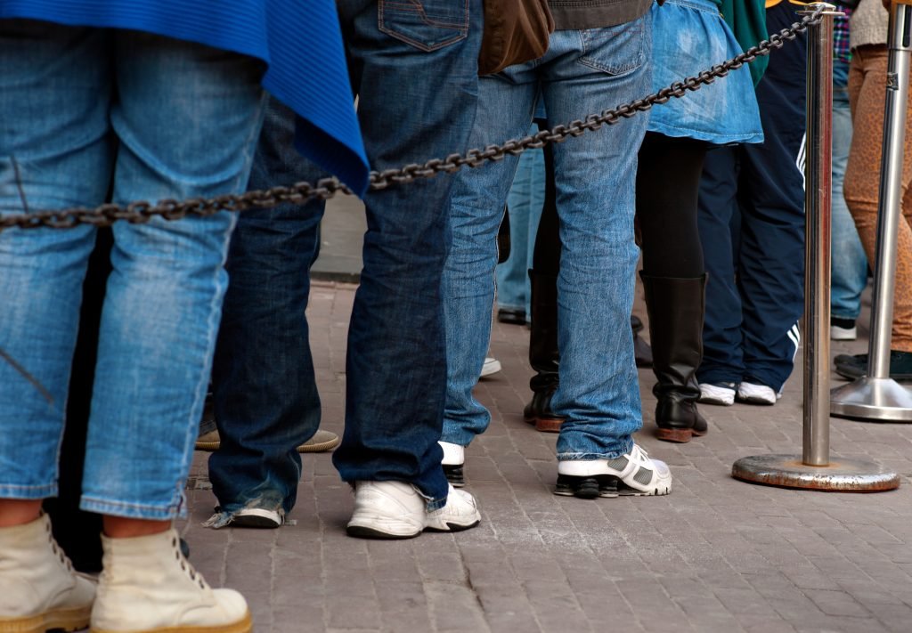 Pessoas em fila